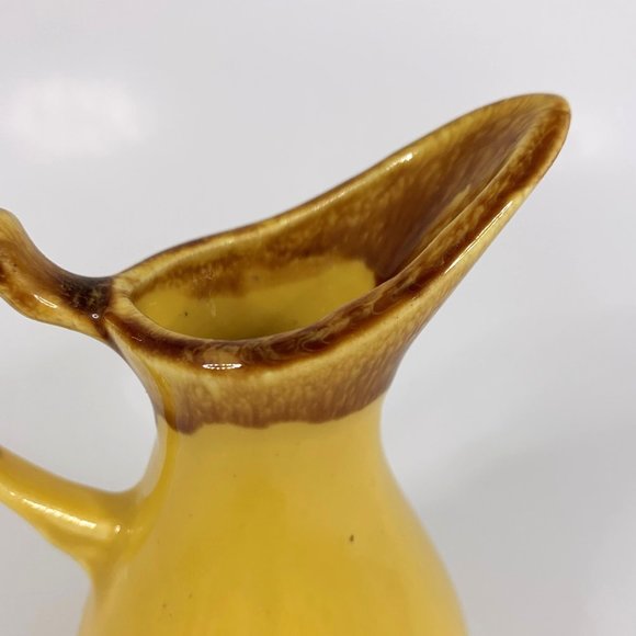 Vtg Hull Yellow Drip Glaze Pottery Small Pitcher - Picture 7 of 7